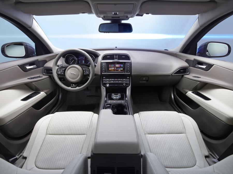  Jaguar XE Portfolio 2015 года  (фото 28 из 30)